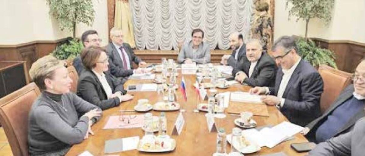 سوغات رئیس کل بانک مرکزی از مسکو