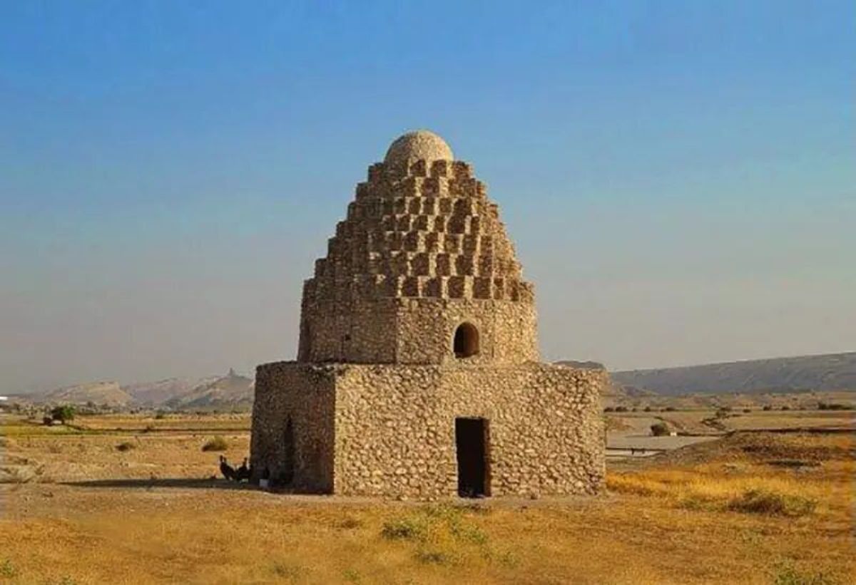 با گنبد تاریخی و مشهور کهگیلویه و بویراحمد آشنا شوید