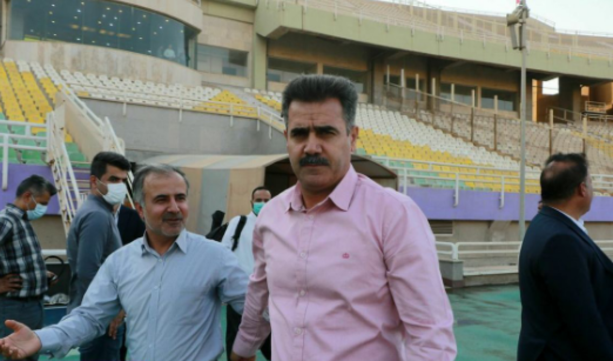رحیم زهیوی سرمربی استقلال را با خاک یکسان کرد