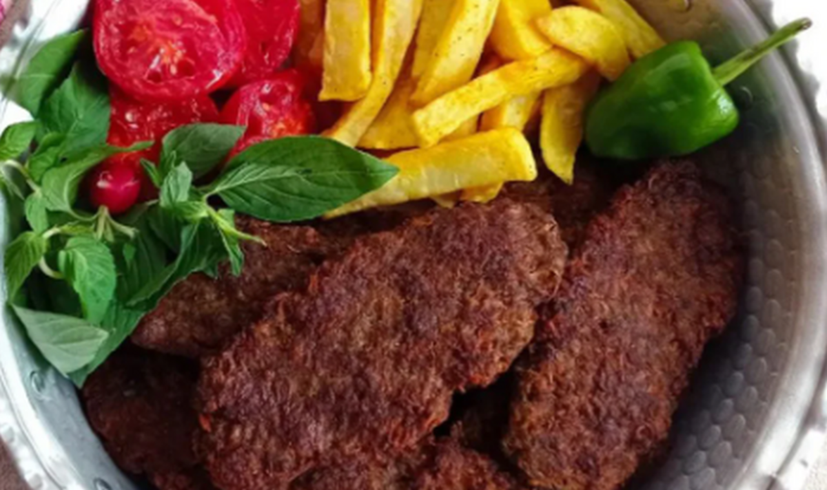 چطور یک کتلت خوشمزه درست کنیم؟