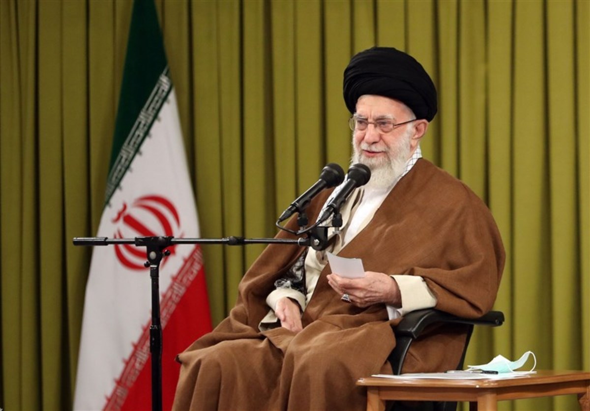 دیدار جمعی از تولیدکنندگان و فعالان اقتصادی با رهبر معظم انقلاب