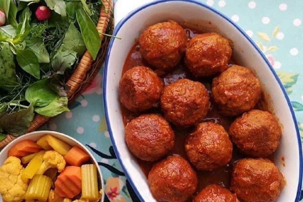 اگر طرفدار غذا‌های اصفهانی هستید قرمزه نخودچی را از دست ندید