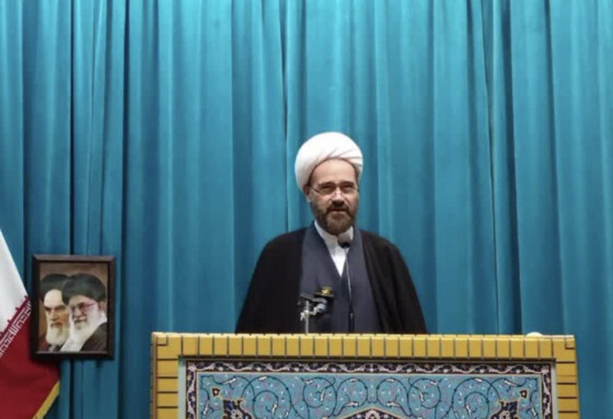 انقلاب ایران زمینه ایستادگی مقابل مستکبران دنیا را فراهم کرد