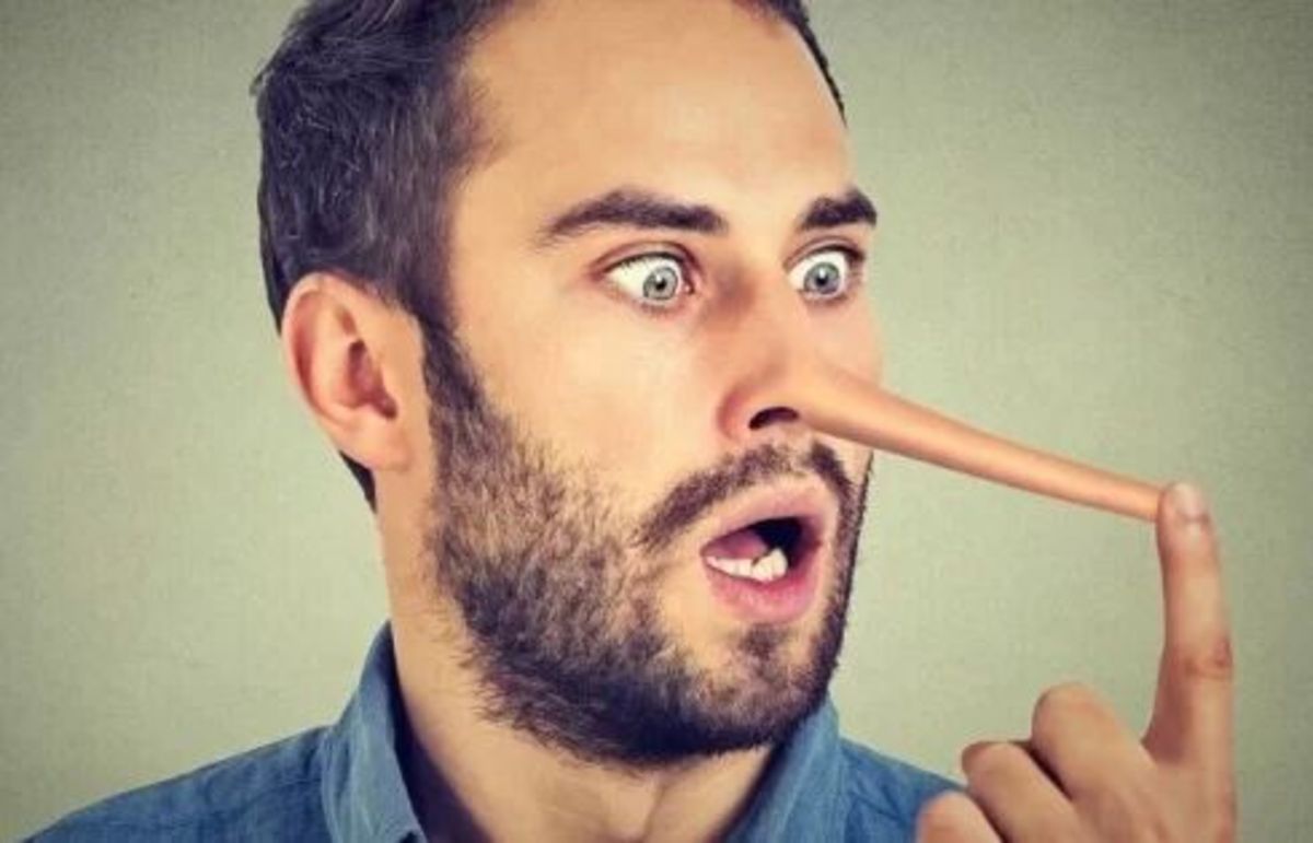 چگونه بفهمیم طرف مقابلمان به ما دروغ می‌گوید؟
