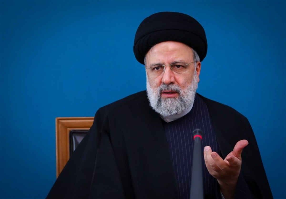 تماس رئیس جمهور با ملی‌پوشان فوتبال ایران بعد از برتری مقابل ژاپن