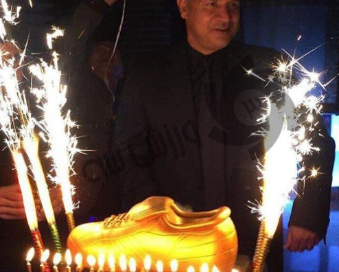 (عکس) جشن تولد خاص و کیک لاکچری علی دایی، شهریار فوتبال ایران/ تو لیاقتت بیشتر از ایناست مرد