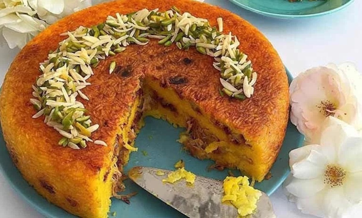 آموزش پخت ته چین هویج پلو، یک غذای لاکچری که انگشتاتم باهاش می‌خوری