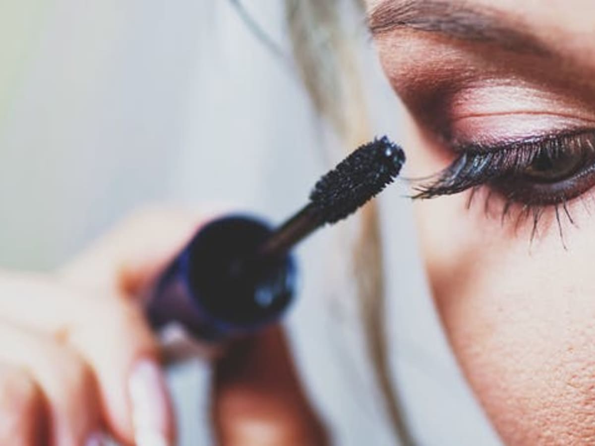 چیکار کنیم ریمل خشک نشود؟ چیکار کنیم ریمل خشک نشود؟