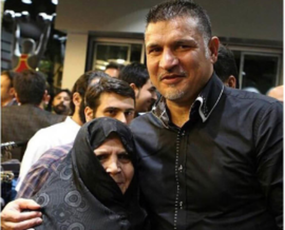 عکس شکار شده از چیدمان منزل علی دایی/تابلو گوشه خونه چی میگه؟