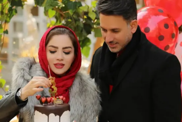 جشن پر شور مبینا نصیری به مناسبت سومین سالگرد ازدواجش