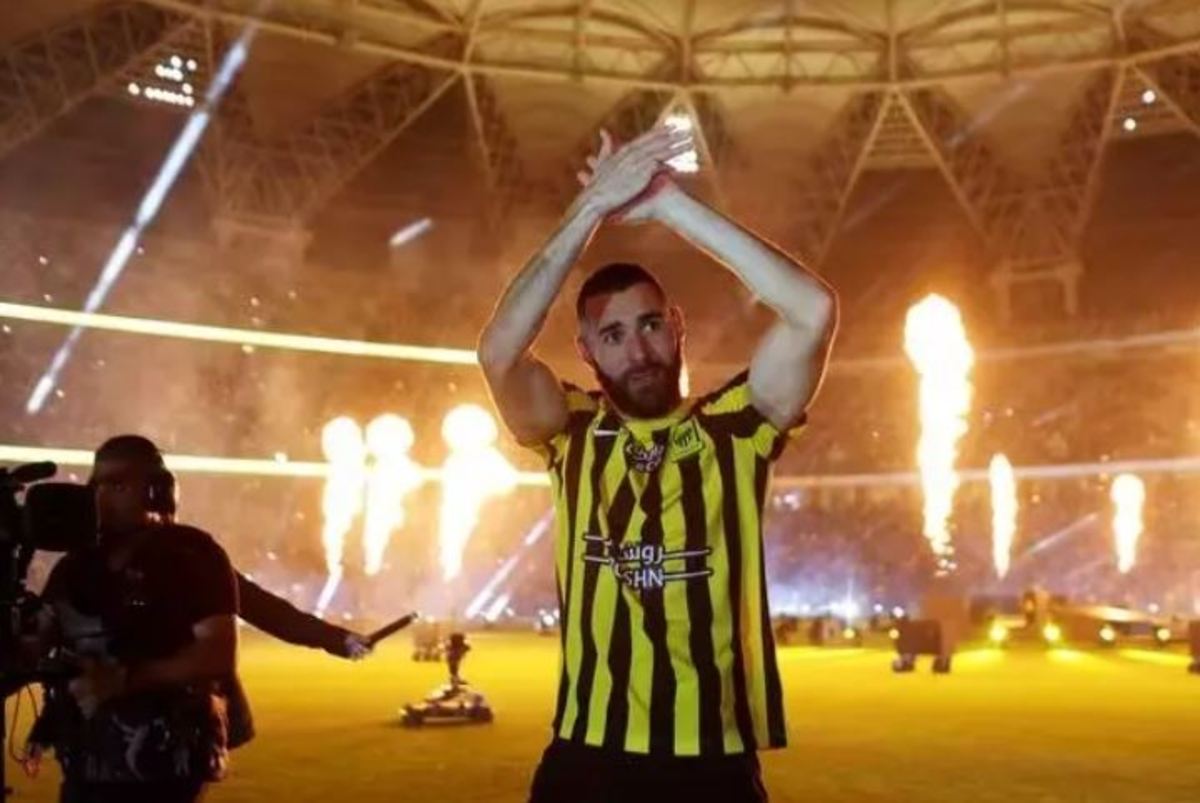 شرایط شیرها و شیاطین سرخ برای انتقال کریم بنزما از الاتحاد