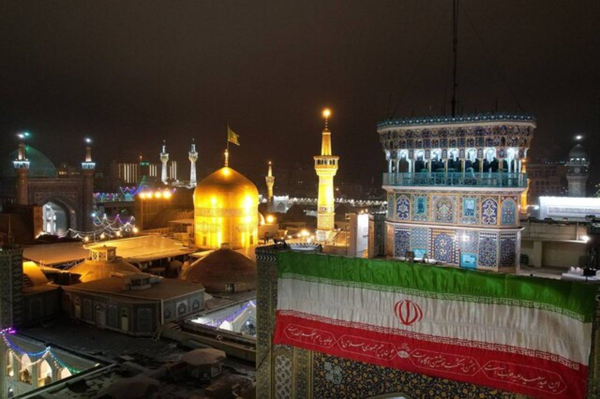 برگزاری جشن پیروزی انقلاب اسلامی در حرم مطهر رضوی