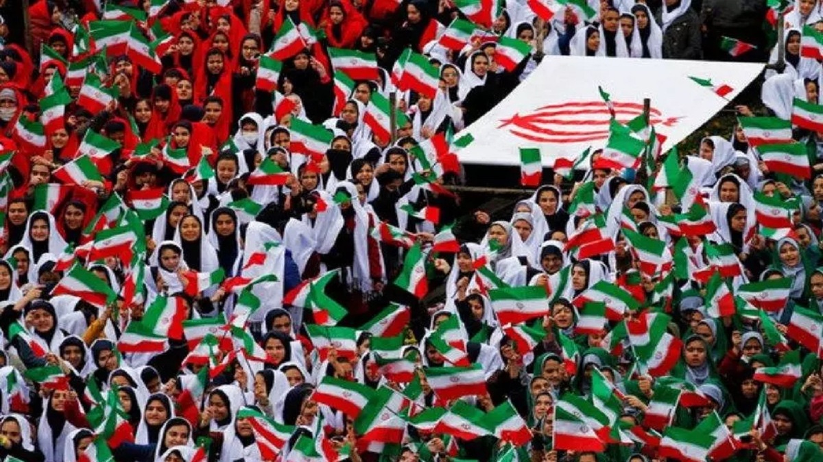 همبستگی ملت، هیمنه دشمنان را متزلزل کرده است