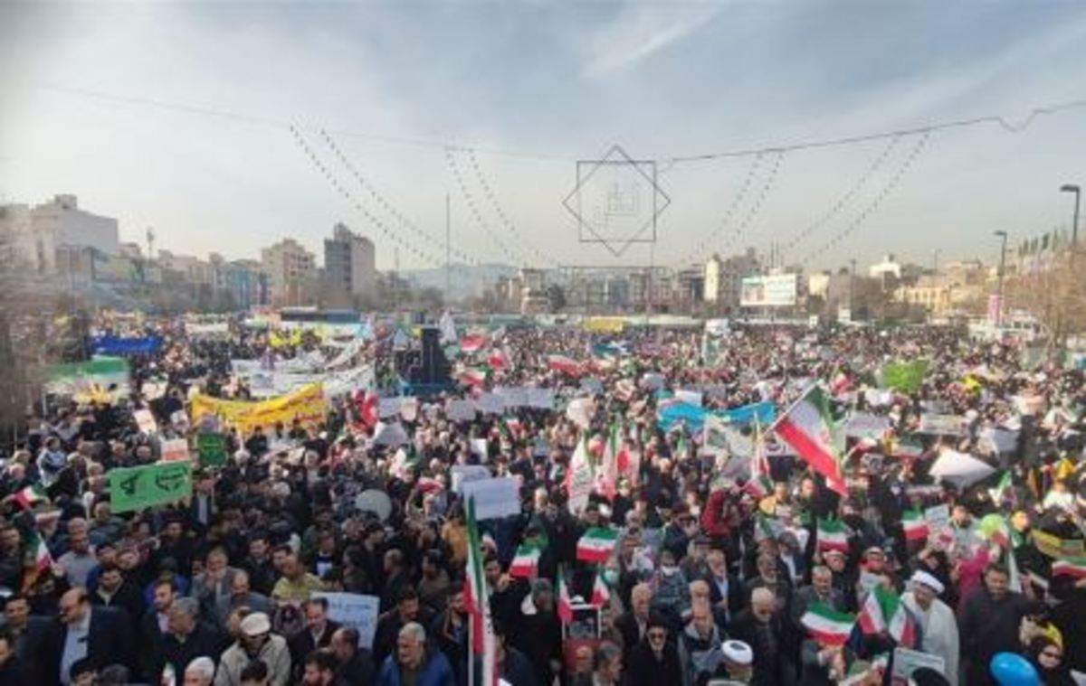 طنین فریاد مرگ بر آمریکا در مازندران/ شمالی‌ها ۴۵ سالگی انقلاب را جشن گرفتند