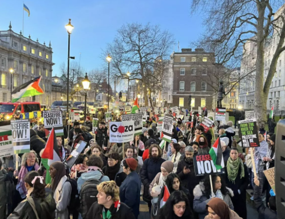تجمع حامیان فلسطین مقابل دفتر نخست وزیر انگلیس