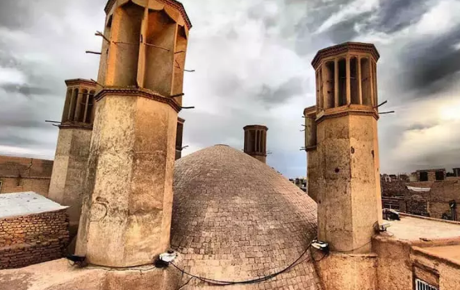 با مکان تاریخی و دیدنی آب‌انبار 