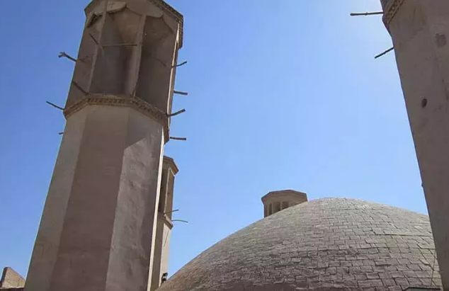 با مکان تاریخی و دیدنی آب‌انبار 