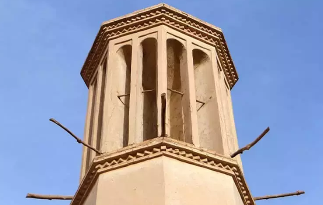 با مکان تاریخی و دیدنی آب‌انبار 