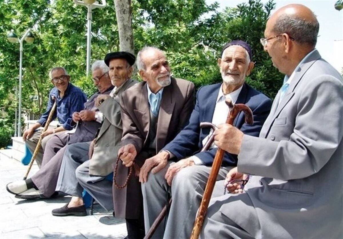 عیدی ۱۴۰۳ بازنشستگان چه زمانی واریز می‌شود؟