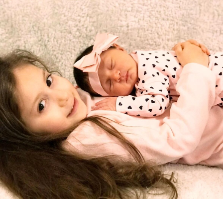 رونمایی از عکس های اولین روز بدنیا آمدن نبات، دختر کوچک شاهرخ استخری، بهزاد سریال رونمایی از عکس های اولین روز بدنیا آمدن نبات، دختر کوچک شاهرخ استخری، بهزاد سریال