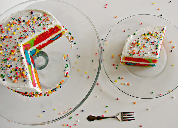 با درست کردن این کیک رنگارنگ و خوشمزه فرزندتان را سوپرایز کنید