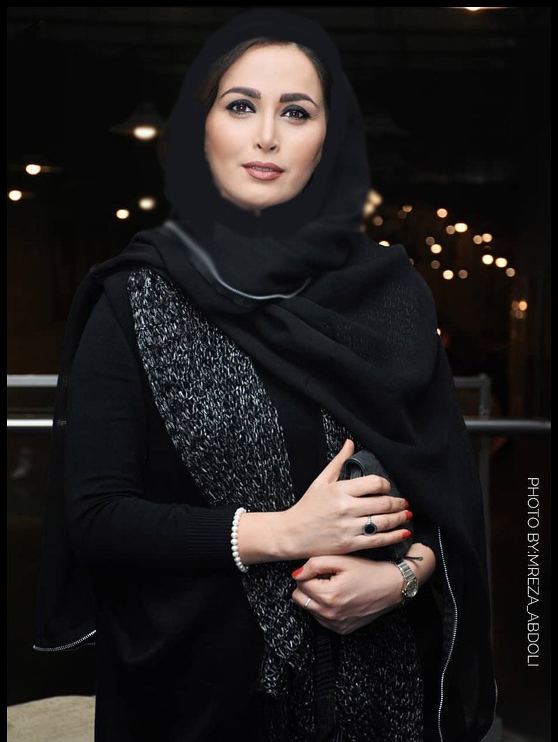 پاوان افسر انگار از مجله مد بیرون اومده! پاوان افسر انگار از مجله مد بیرون اومده!