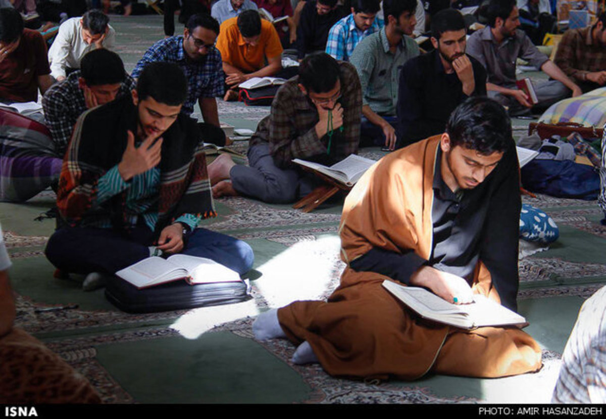 استقبال بی‌نظیر نوجوانان رفسنجانی از اعتکاف/ افزایش ۱۰۰۰ نفری معتکفان نسبت به سال گذشته در شهرس