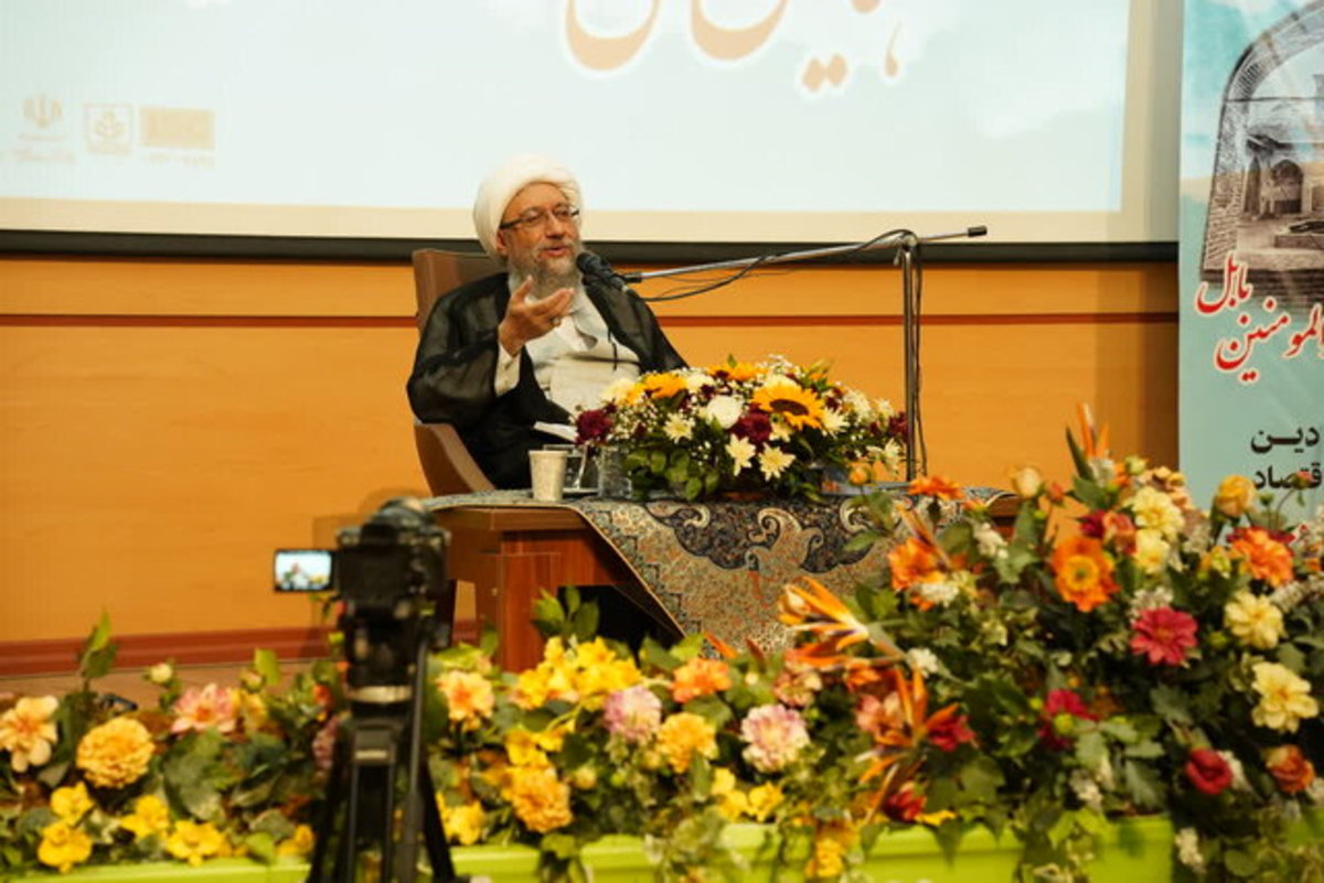 ارزش‌های اخلاقی و انسانی در جامعه ما اصالت دارند