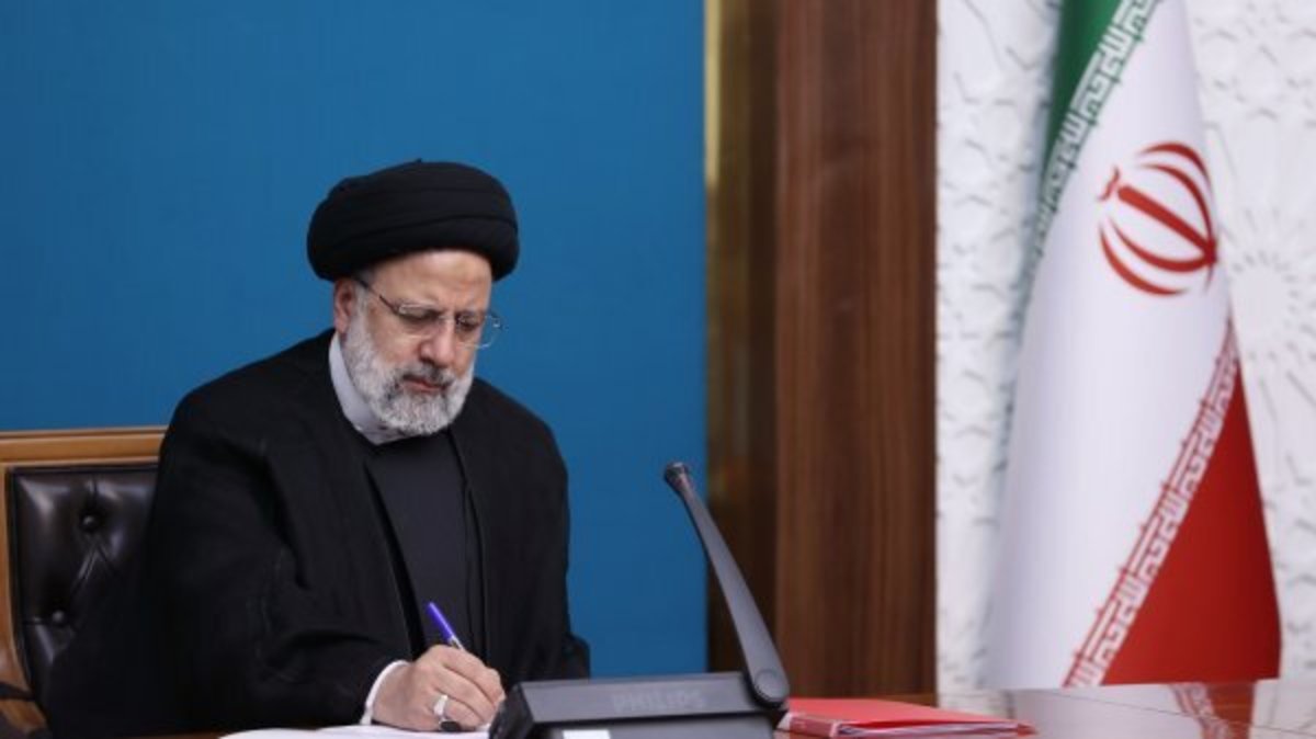 پیام تسلیت رئیس‌جمهور در پی درگذشت پدر شهیدان حیدری