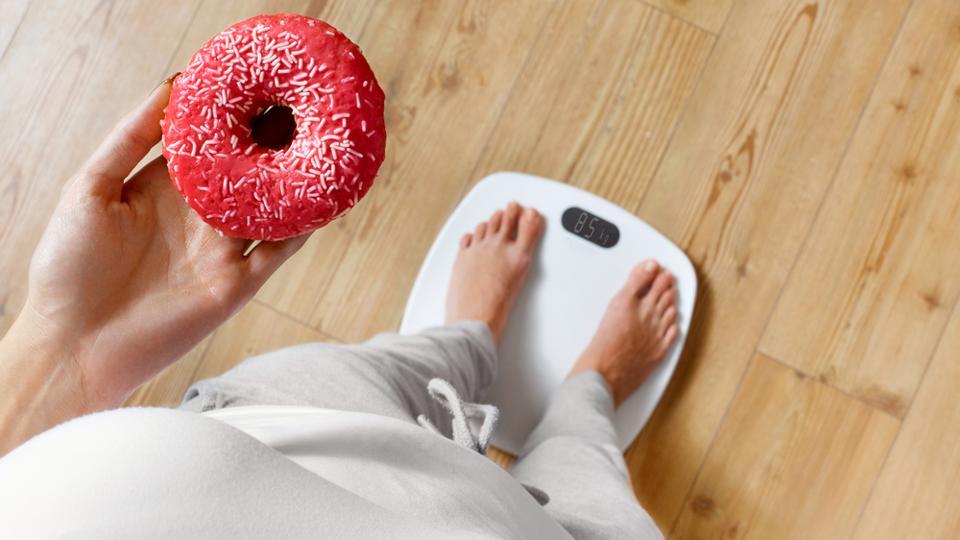 کاهش ۲.۵ کیلویی وزن در سال با مصرف ۵۰ کیلو کمتر در روز