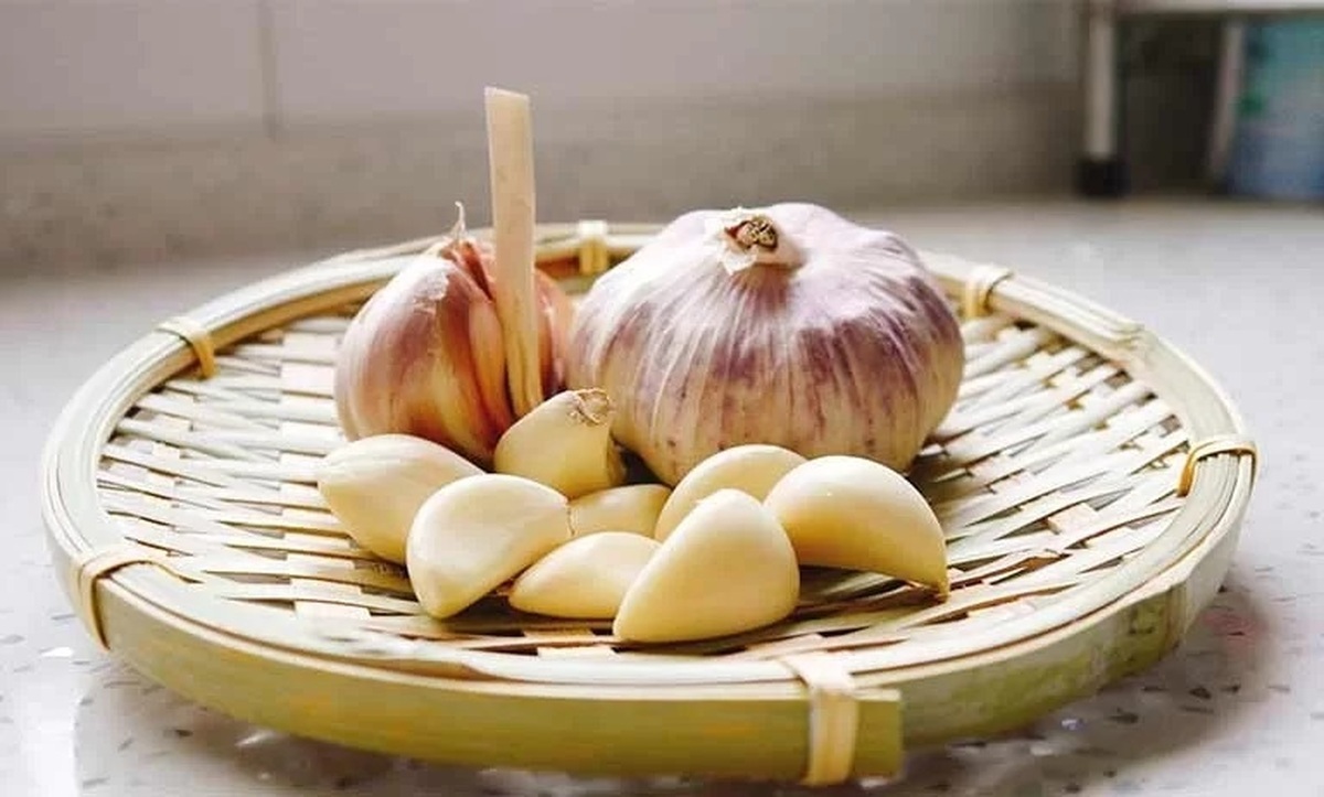 پوست کندن سیر خشک با ۷ راهکار ساده