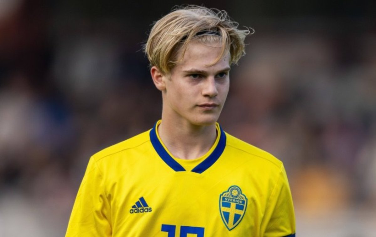 استعداد ۱۷ ساله سوئدی با بلوگرانا به توافق رسید