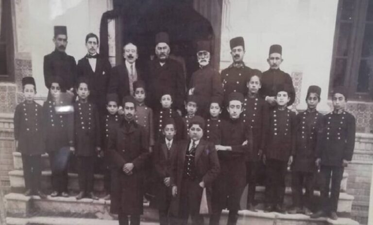 آیا میدانستید احمدشاه قاجار تنبل کلاس بوده؟ +عکس کارنامه!