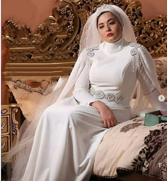 عکسی از لباس عروس و دستهگل شیک مهراوه شریفینیا در شب عروسیاش عکسی از لباس عروس و دستهگل شیک مهراوه شریفینیا در شب عروسیاش