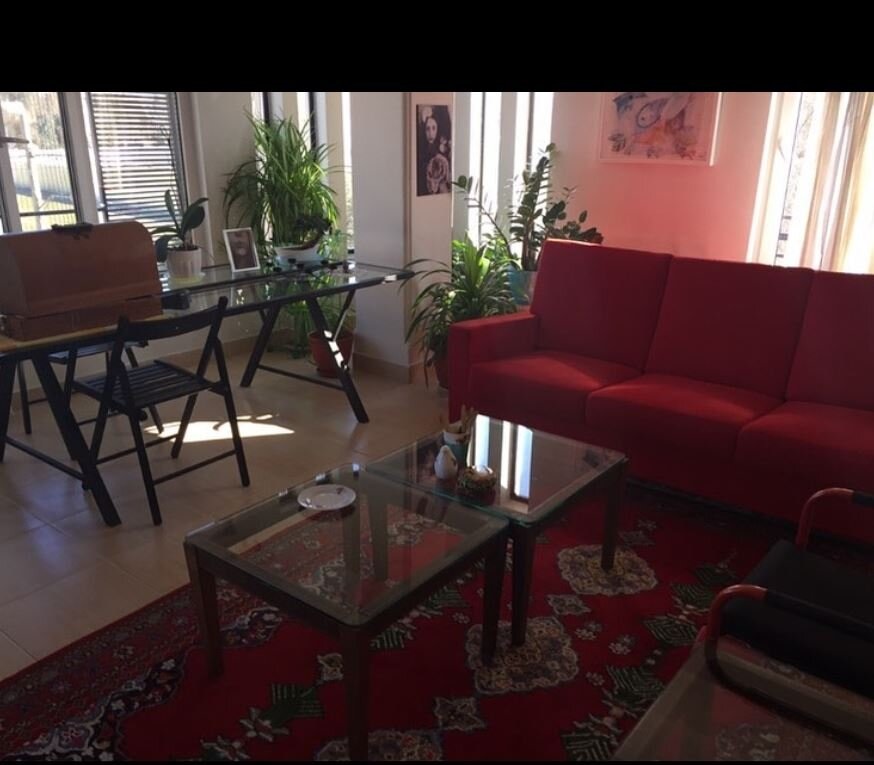 عکسی از خانه زیبای نیره فراهانی، مادر سحر قریشی در سریال دلنوازان عکسی از خانه زیبای نیره فراهانی، مادر سحر قریشی در سریال دلنوازان