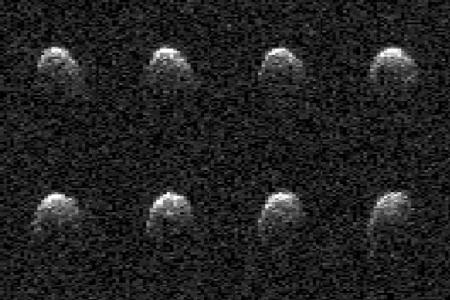 یک سیارک در حال چرخش از کنار زمین عبور کرد!