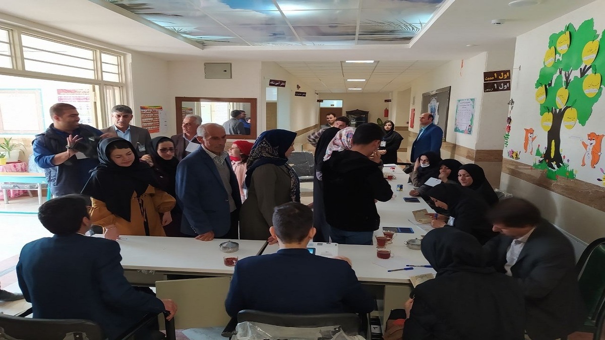 سوت قطار انتخابات در کرمانشاه همزمان با سراسر کشور کشیده شد