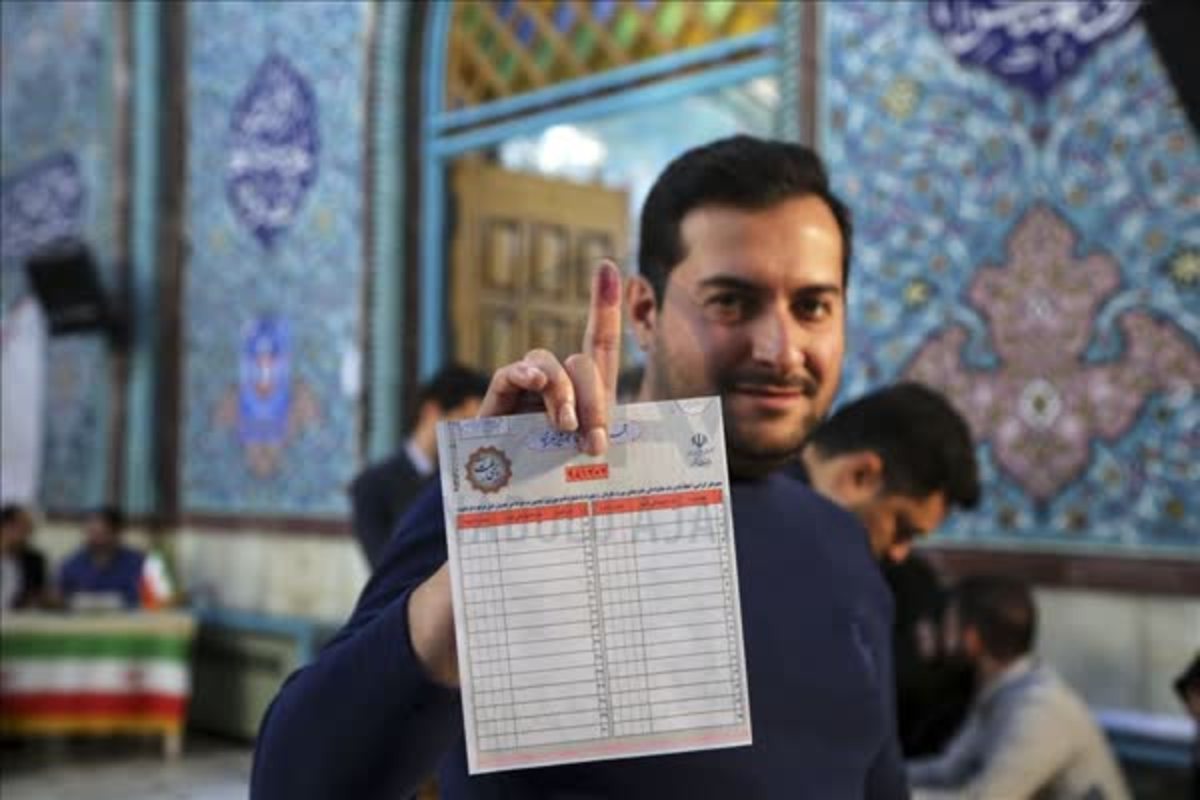 انتخابات تکلیف و راه حل مشکلات جامعه است