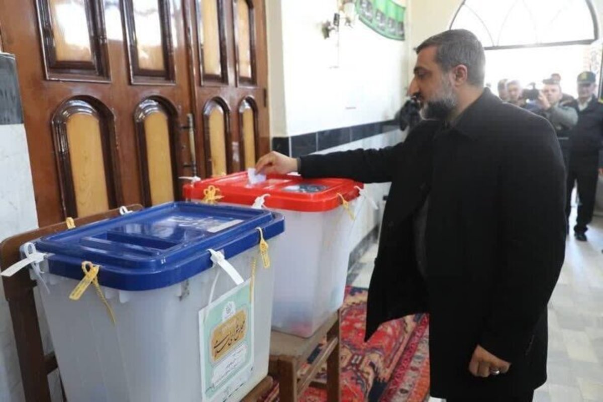 مشارکت مردم در سرنوشت کشور با دادن رای