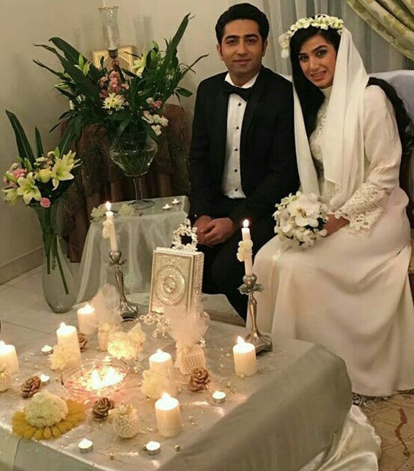 عکس دامادی علی سخنگو و همسر کم سن و سالش سر سفره عقد عکس دامادی علی سخنگو و همسر کم سن و سالش سر سفره عقد