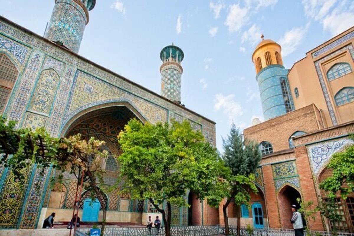 تکثر مساجد و روحانی‌ها از ظرفیت‌های کردستان است