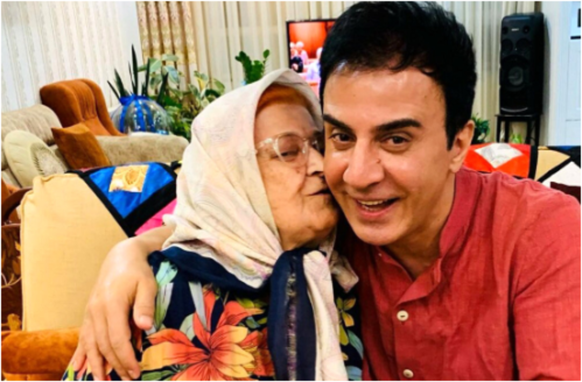 عموپورنگ هم خانه مادرش اش را به نمایش گذاشت/سنتی و دنج