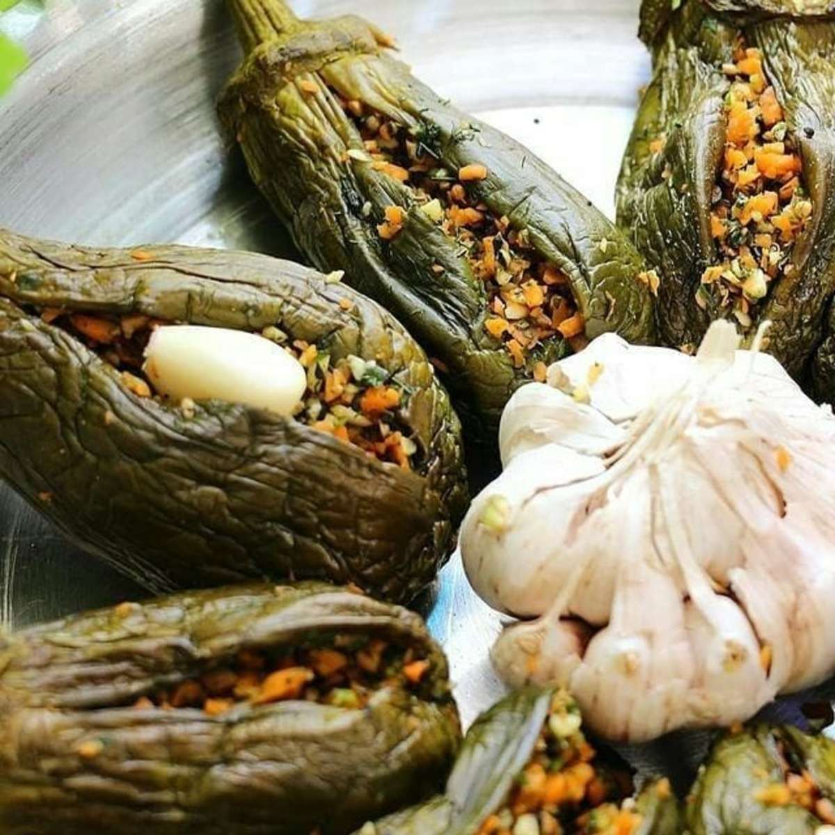 رسپی تهیه ترشی بادمجان شکم پر با طعمی متفاوت و دیوانه کننده