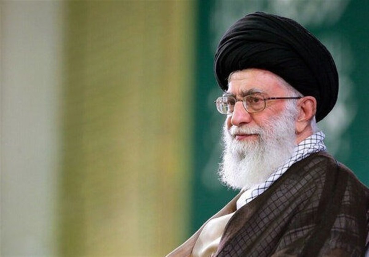 انتشار دست خط امام خامنه‌ای بر لوح تصویرسازی شهدای مدافع حرم خوزستان + عکس