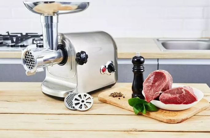این کار‌ها را هرگز با چرخ گوشتت انجام نده!