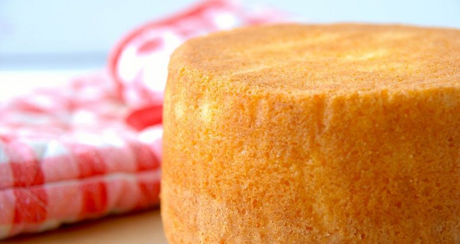 رسپی کیک اسفنجی، یکی از کاربردی‌ترین و خوشمزه‌ترین کیک‌ها در شیرینی پزی