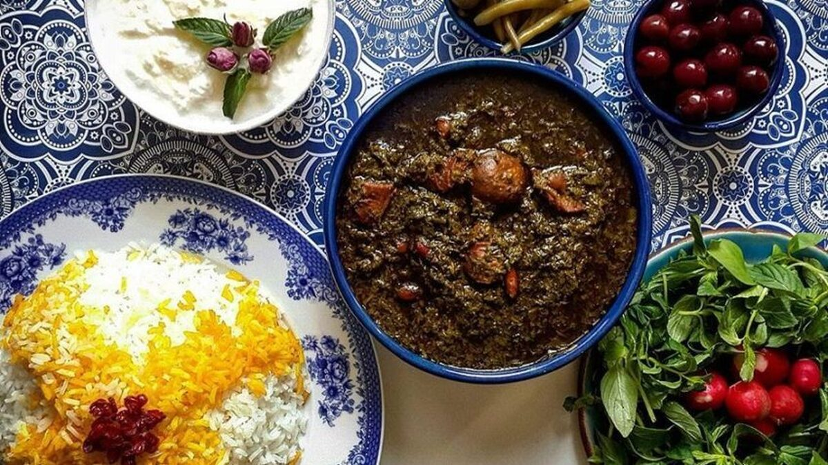 دستور پخت قورمه سبزی محبوب‌ترین خورش ایرانی
