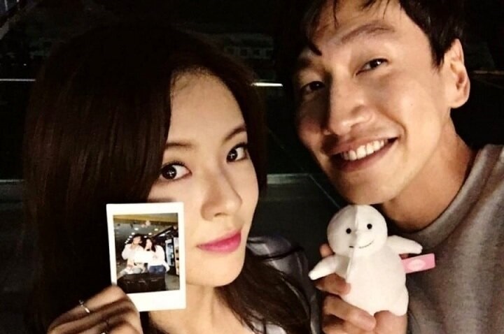 عکسی از بازیگر نقش «یونگ دال» در سریال دونگی در کنار نامزد جذابش