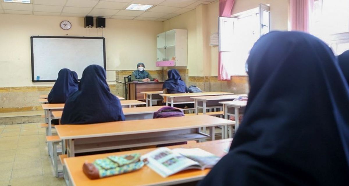 آموزش در مدارس دولتی و غیردولتی نباید متفاوت باشد