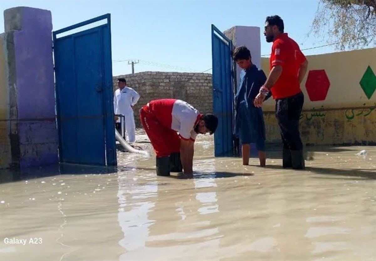 اهدای ۲۰ دستگاه پمپ و کف‌کش به مناطق سیل‌زده بلوچستان